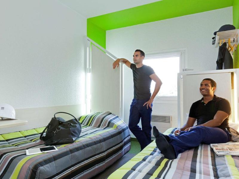Hotelf1 Lyon Sud Oullins Renove Luaran gambar